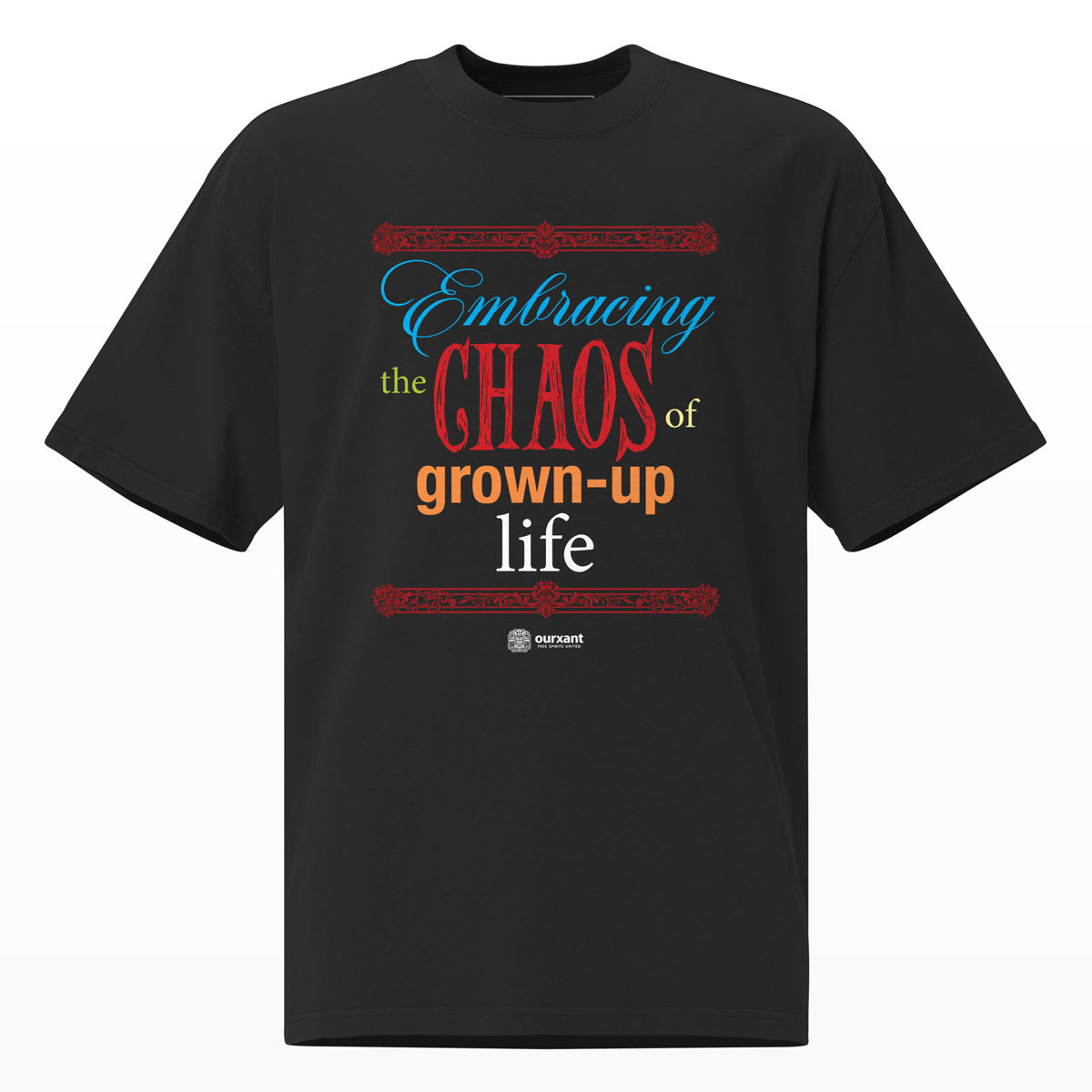 T-Shirt Chaos Life con diseño frontal de vida caótica, estilo oversize, color negro, streetwear con arte mexicano