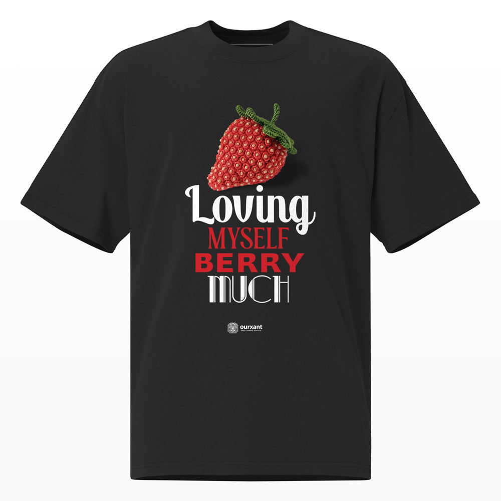 T-Shirt Strawberry Crochet con diseño frontal dulce y auténtico, estilo oversize, color negro, streetwear con arte mexicano