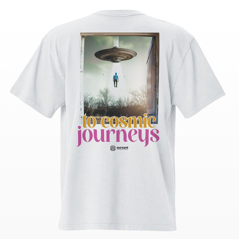 T-Shirt Curiosity frontal, "Curiosity opens doors", diseño exclusivo y aventurero, estilo oversize, color negro, algodón premium, streetwear mexicano, garantía de satisfacción y producción sostenible.