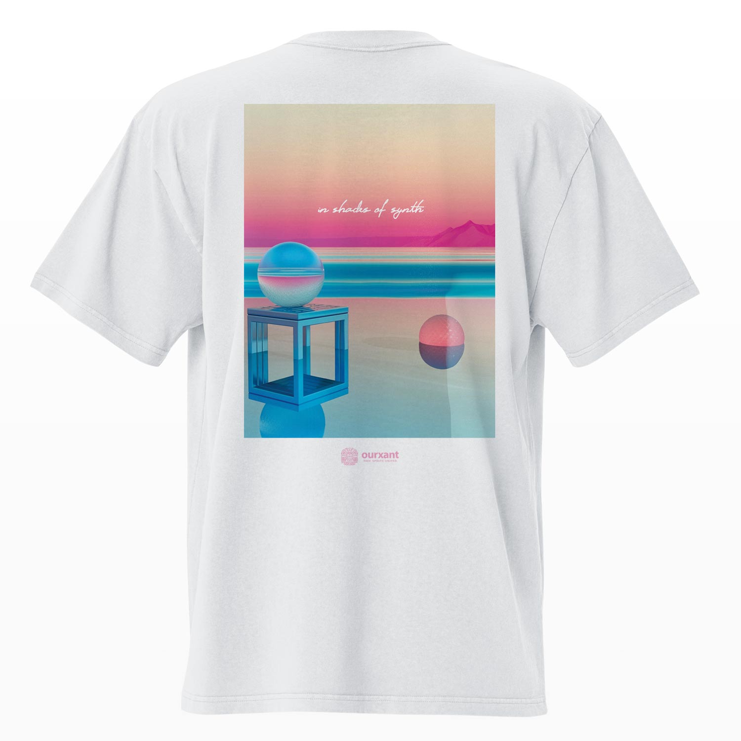 Parte trasera de la T-Shirt Serenity, diseño geométrico de los 80s, algodón 100% premium, estilo oversize, color blanco, producción sostenible, streetwear mexicano, envío rápido. Diseño Aesthetic, Diseño Retro, 80s Vibes